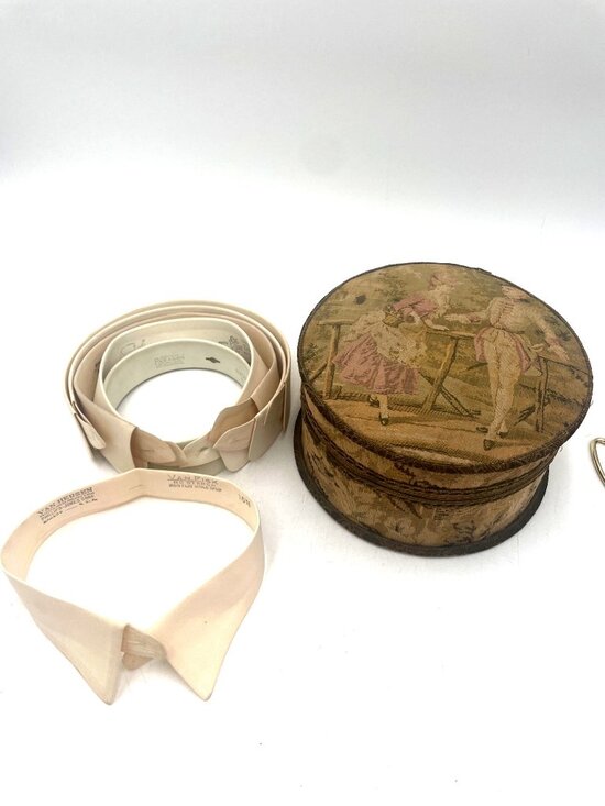 Antique Van Heusen Detachable Collars Tapestry Storage Box Plastic Collar Holder main image 12